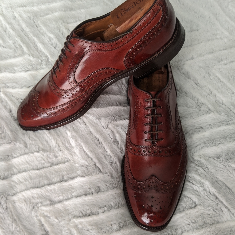 Allen Edmonds Fairhaven Wingtip Oxfords size 9.5B